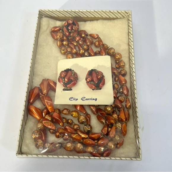 Vintage Multi Strand Necklace & Clip On Earrings - Picture 4 of 8